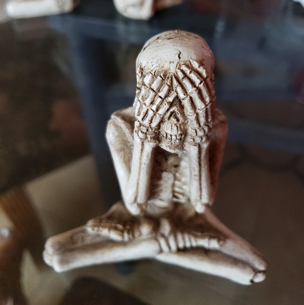 Skeleton figurines set of 3 - Picture 6 of 9
